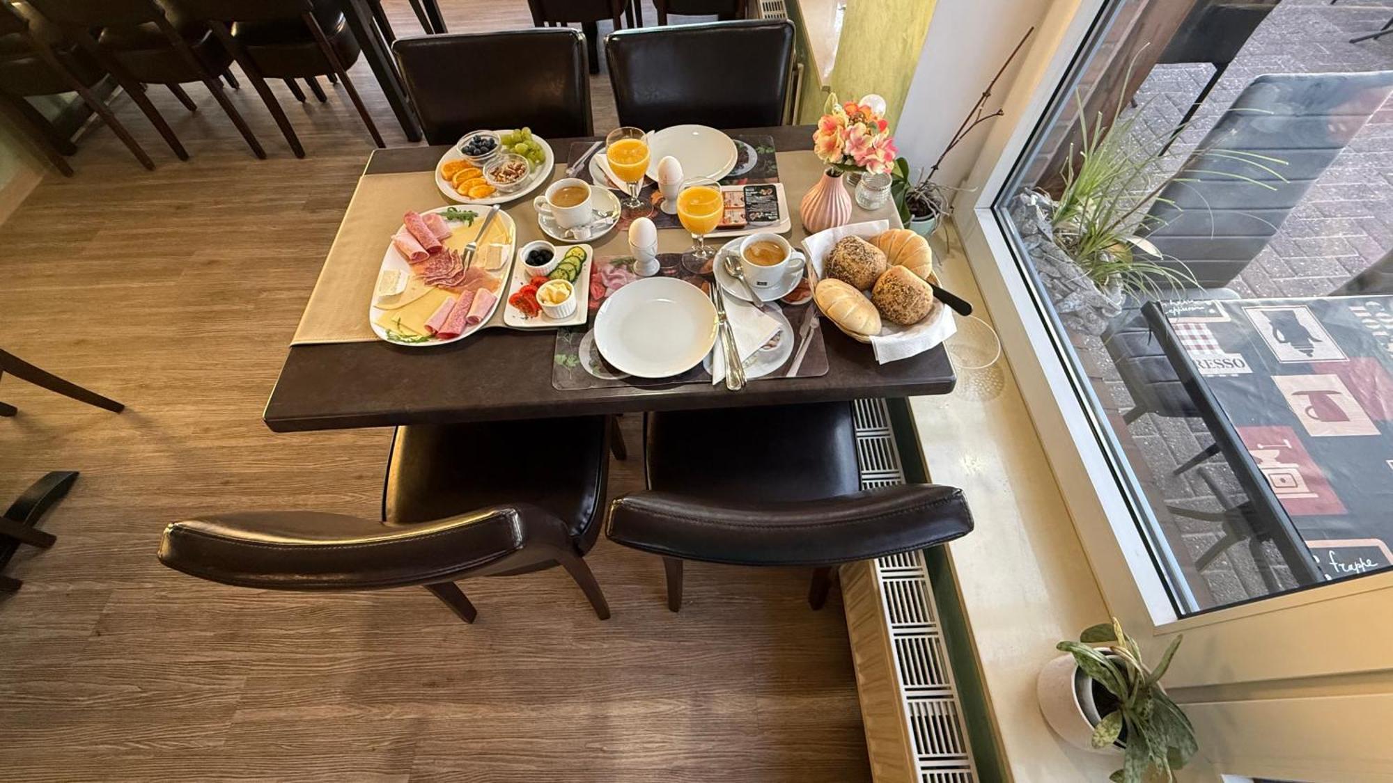 Pension Restaurant Pizzeria Lion Крумхёрн Экстерьер фото